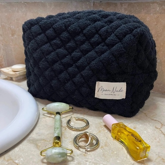 Moon Nude Large makeup bag black quilted furry fluffy plaid gingham white - Picture 2 of 7